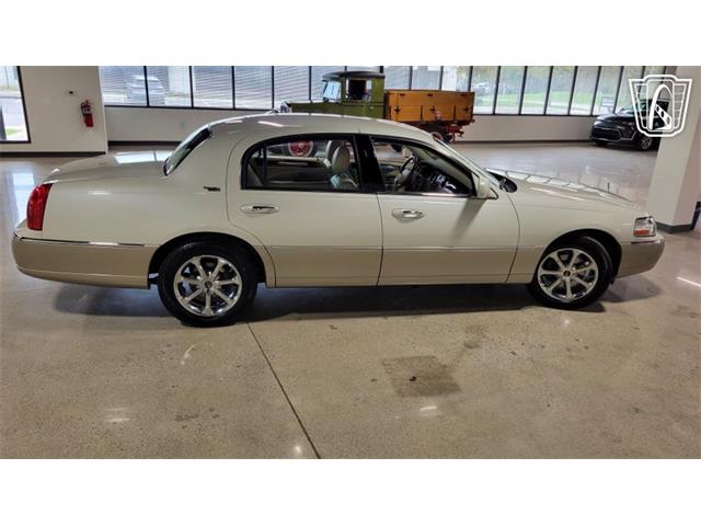 2005 Lincoln Town Car (CC-2116895) for sale in Dearborn, Michigan