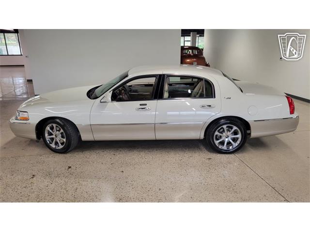 2005 Lincoln Town Car (CC-2116895) for sale in Dearborn, Michigan