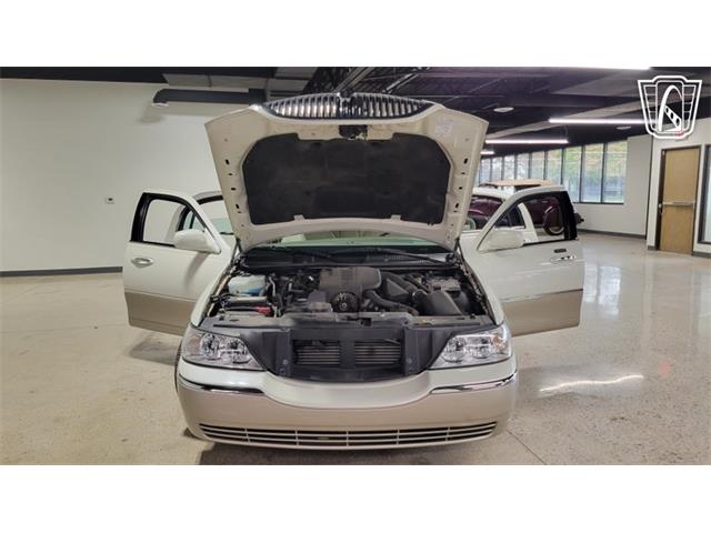 2005 Lincoln Town Car (CC-2116895) for sale in Dearborn, Michigan