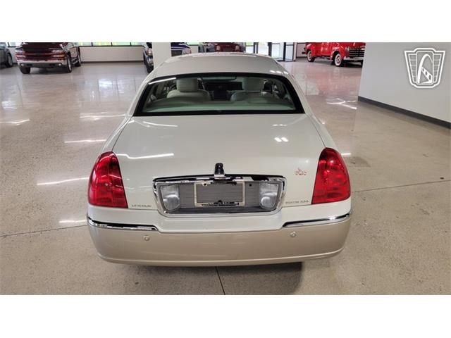 2005 Lincoln Town Car (CC-2116895) for sale in Dearborn, Michigan
