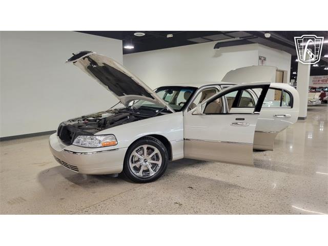 2005 Lincoln Town Car (CC-2116895) for sale in Dearborn, Michigan