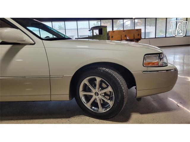 2005 Lincoln Town Car (CC-2116895) for sale in Dearborn, Michigan