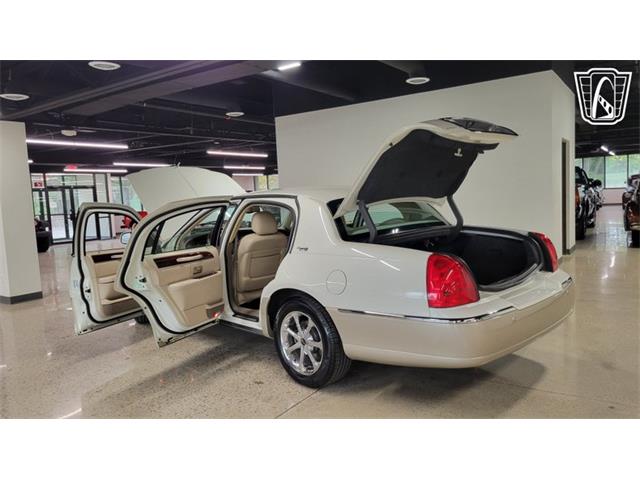 2005 Lincoln Town Car (CC-2116895) for sale in Dearborn, Michigan
