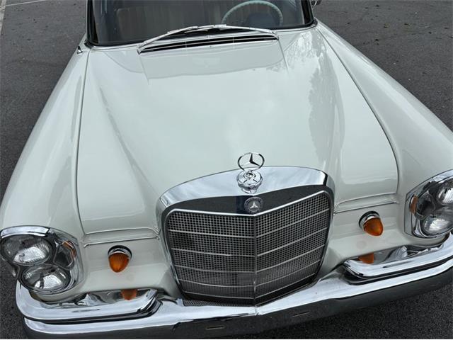 1966 Mercedes-Benz 230 (CC-2116968) for sale in West Chester, Pennsylvania