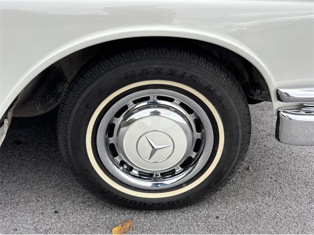 1966 Mercedes-Benz 230 (CC-2116968) for sale in West Chester, Pennsylvania