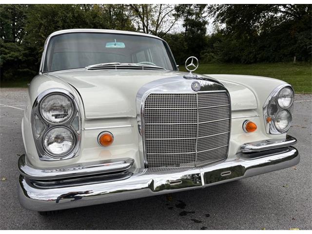 1966 Mercedes-Benz 230 (CC-2116968) for sale in West Chester, Pennsylvania