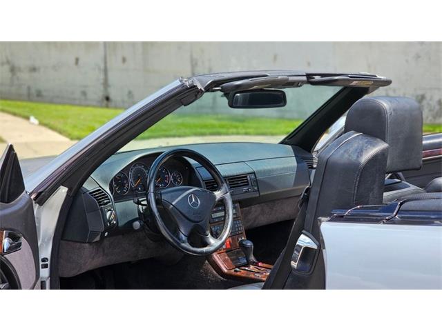 2001 Mercedes-Benz SL500 (CC-2117164) for sale in Glendale, California