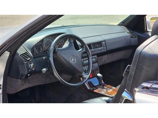 2001 Mercedes-Benz SL500 (CC-2117164) for sale in Glendale, California