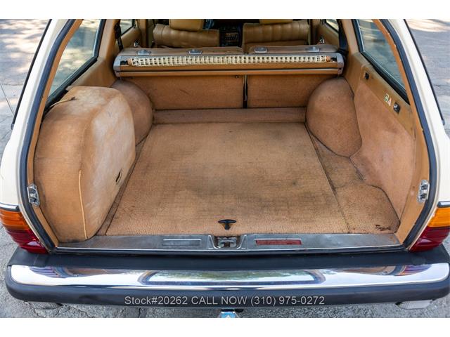 1982 Mercedes-Benz 300TD (CC-2117191) for sale in Beverly Hills, California
