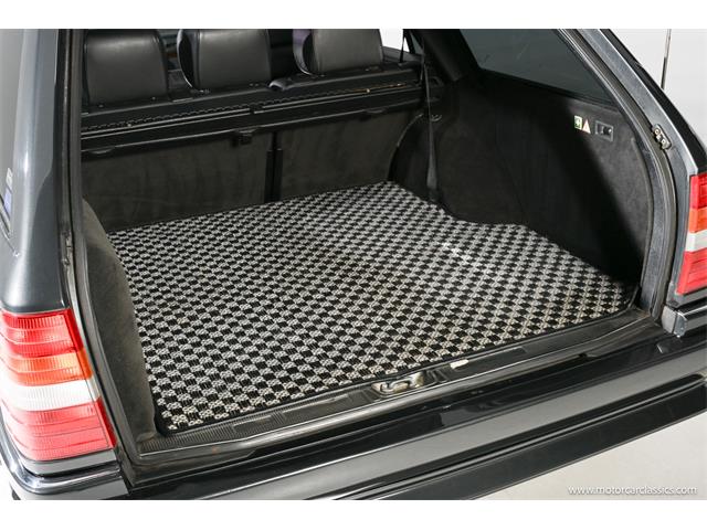 1995 Mercedes-Benz E36 (CC-2117267) for sale in Farmingdale, New York