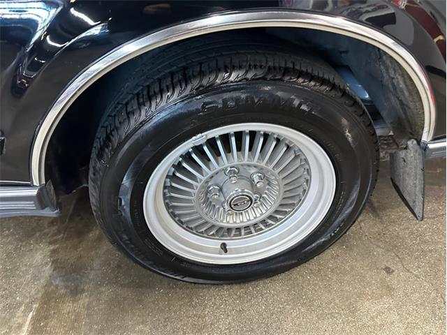 1988 Lincoln Mark VII (CC-2117297) for sale in West Babylon, New York