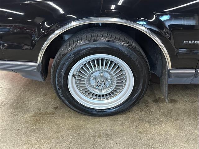 1988 Lincoln Mark VII (CC-2117297) for sale in West Babylon, New York