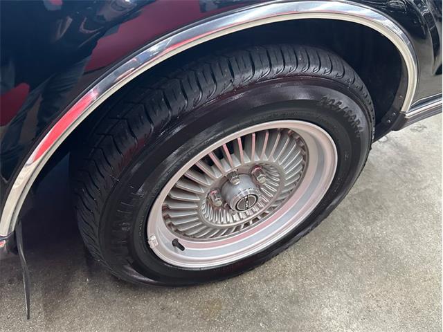 1988 Lincoln Mark VII (CC-2117297) for sale in West Babylon, New York
