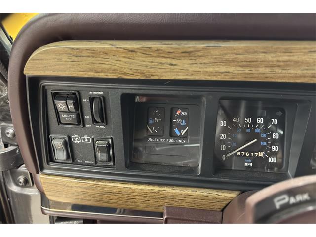 1990 Jeep Grand Wagoneer (CC-2117447) for sale in Montreal, Quebec