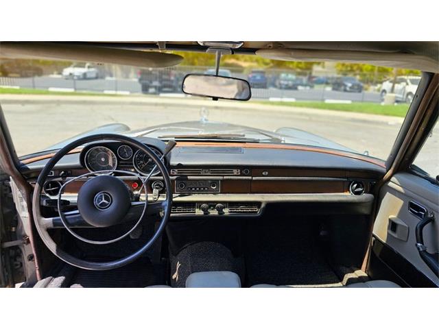 1968 Mercedes-Benz 280SEL (CC-2117734) for sale in Glendale, California