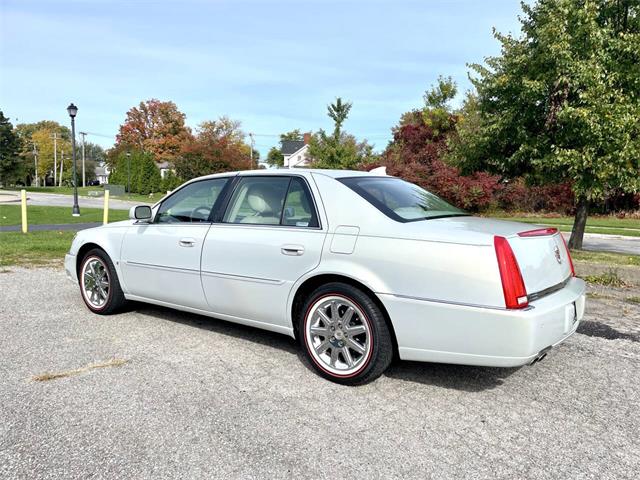 2010 Cadillac DTS (CC-2118106) for sale in Hilton, New York
