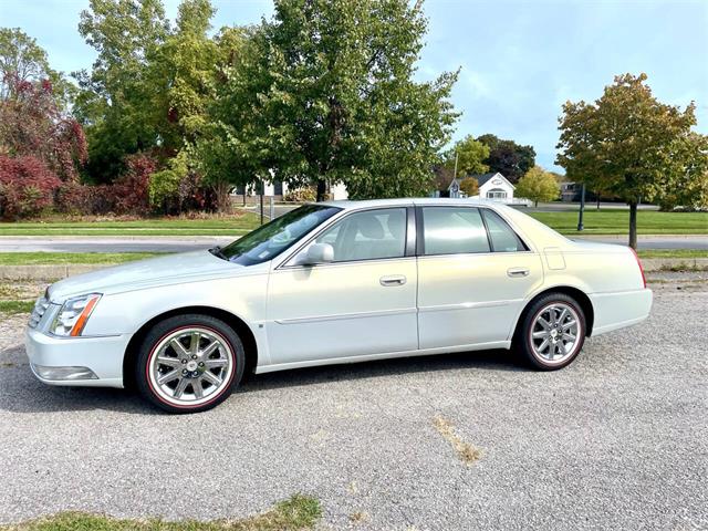 2010 Cadillac DTS (CC-2118106) for sale in Hilton, New York