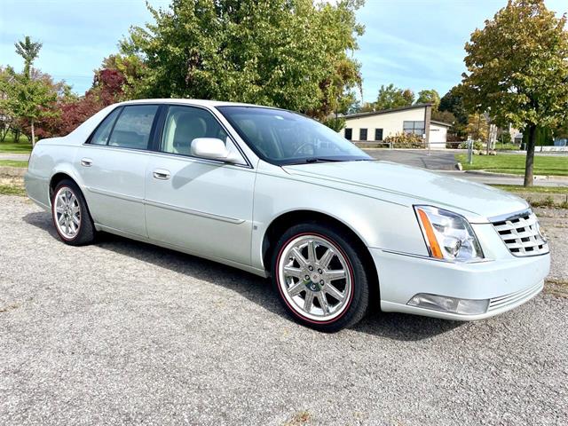 2010 Cadillac DTS (CC-2118106) for sale in Hilton, New York