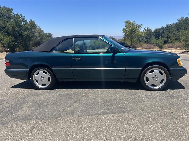 1995 Mercedes-Benz 320 (CC-2118235) for sale in Van Nuys, California