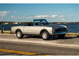 1969 Mercedes-Benz 280SL (CC-2118258) for sale in Southampton, New York