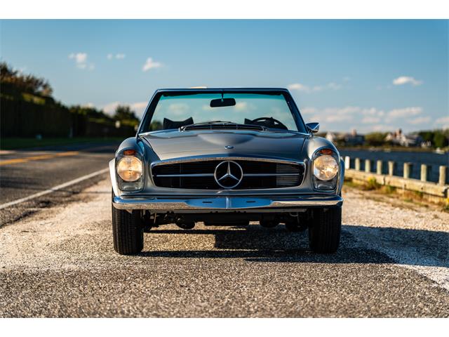 1969 Mercedes-Benz 280SL (CC-2118258) for sale in Southampton, New York
