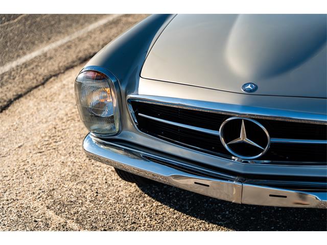1969 Mercedes-Benz 280SL (CC-2118258) for sale in Southampton, New York