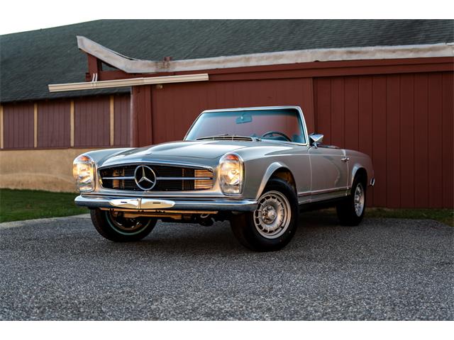 1969 Mercedes-Benz 280SL (CC-2118258) for sale in Southampton, New York