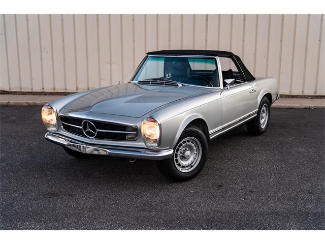 1969 Mercedes-Benz 280SL (CC-2118258) for sale in Southampton, New York