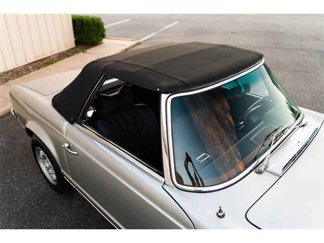 1969 Mercedes-Benz 280SL (CC-2118258) for sale in Southampton, New York