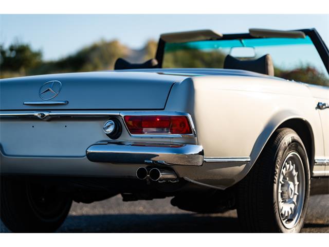 1969 Mercedes-Benz 280SL (CC-2118258) for sale in Southampton, New York