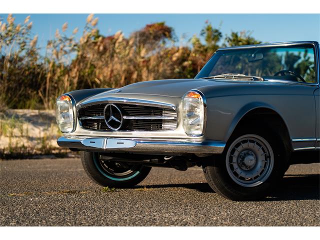 1969 Mercedes-Benz 280SL (CC-2118258) for sale in Southampton, New York