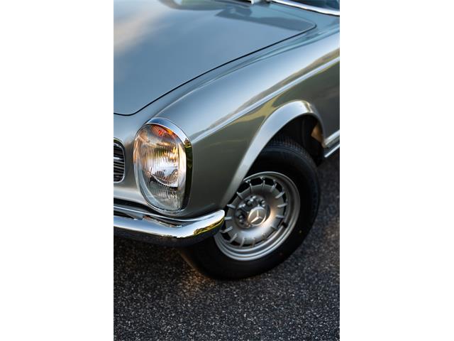 1969 Mercedes-Benz 280SL (CC-2118258) for sale in Southampton, New York