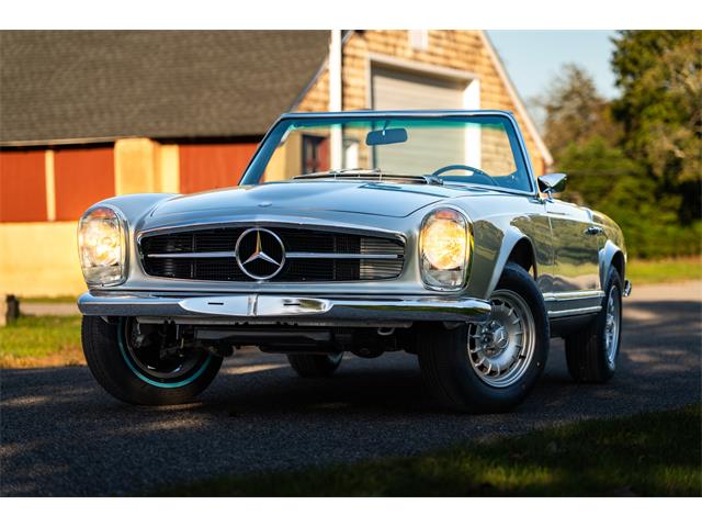 1969 Mercedes-Benz 280SL (CC-2118258) for sale in Southampton, New York
