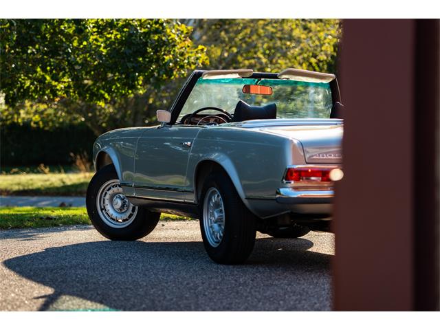 1969 Mercedes-Benz 280SL (CC-2118258) for sale in Southampton, New York