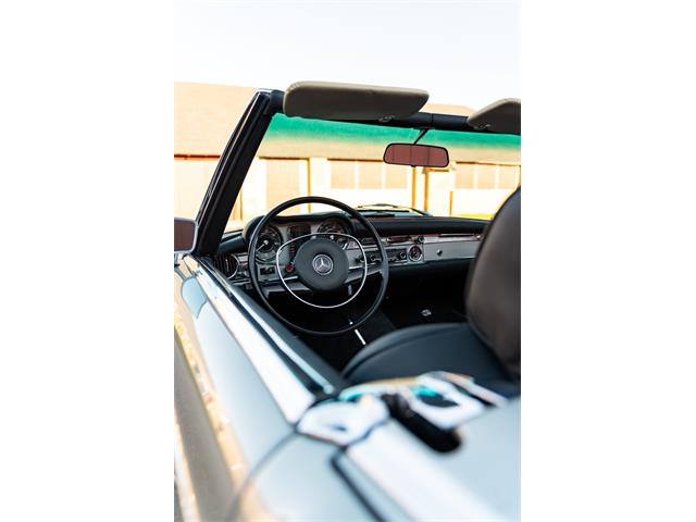 1969 Mercedes-Benz 280SL (CC-2118258) for sale in Southampton, New York