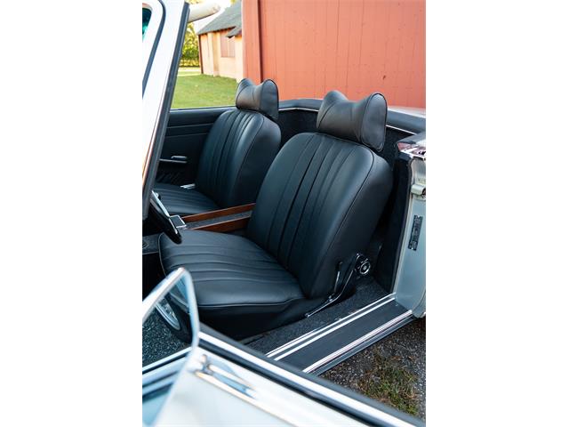 1969 Mercedes-Benz 280SL (CC-2118258) for sale in Southampton, New York