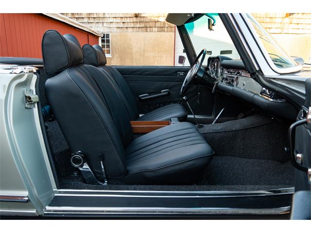 1969 Mercedes-Benz 280SL (CC-2118258) for sale in Southampton, New York