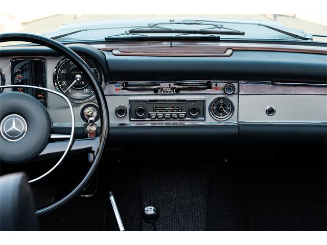 1969 Mercedes-Benz 280SL (CC-2118258) for sale in Southampton, New York