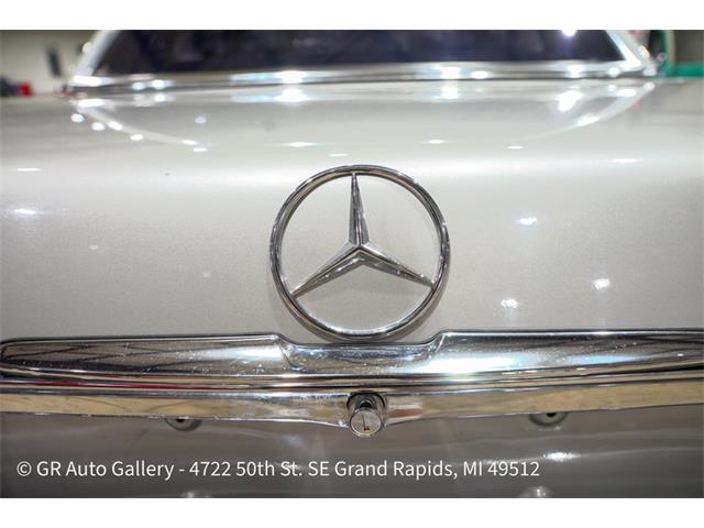 1977 Mercedes-Benz 450SL (CC-2118613) for sale in Kentwood, Michigan