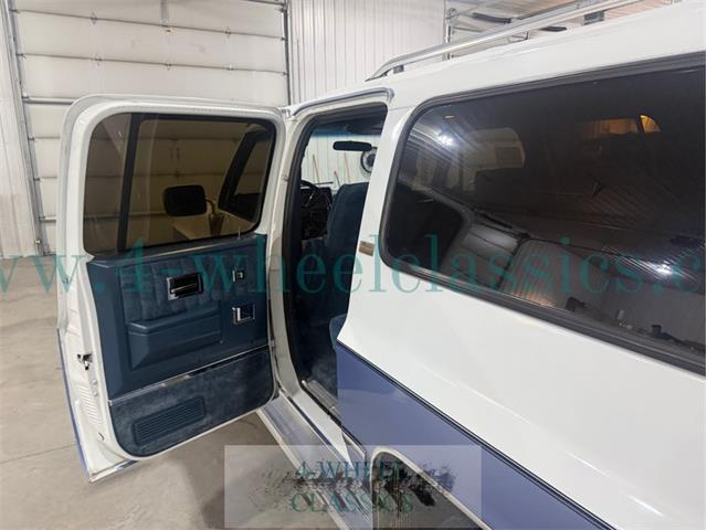 1990 Chevrolet Suburban (CC-2119129) for sale in Holland , Michigan