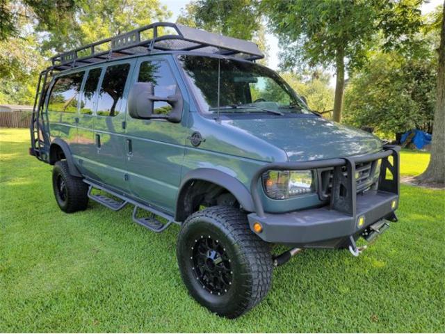 2002 Ford E350 (CC-2110929) for sale in Cadillac, Michigan