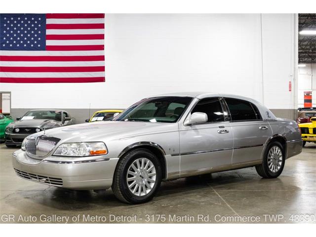 2004 Lincoln Town Car (CC-2119510) for sale in Kentwood, Michigan