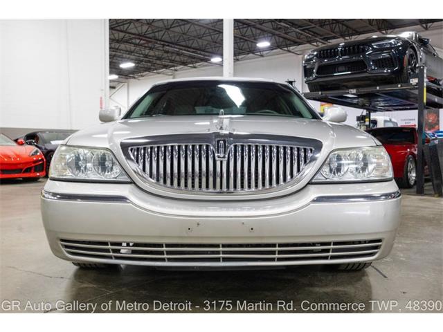 2004 Lincoln Town Car (CC-2119510) for sale in Kentwood, Michigan