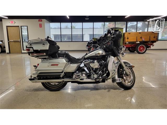2003 Harley-Davidson FLHTCU (CC-2119804) for sale in Dearborn, Michigan