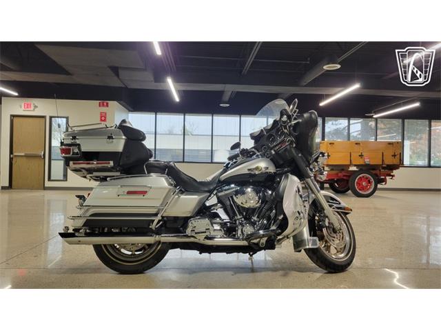 2003 Harley-Davidson FLHTCU (CC-2119804) for sale in Dearborn, Michigan