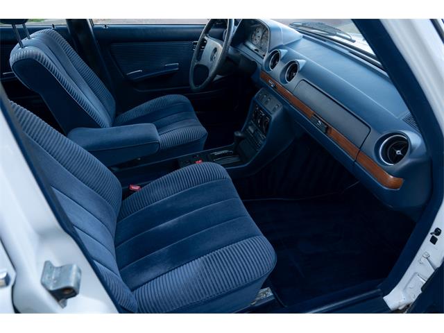 1983 Mercedes-Benz 200 (CC-2121062) for sale in Katwijk, Netherlands