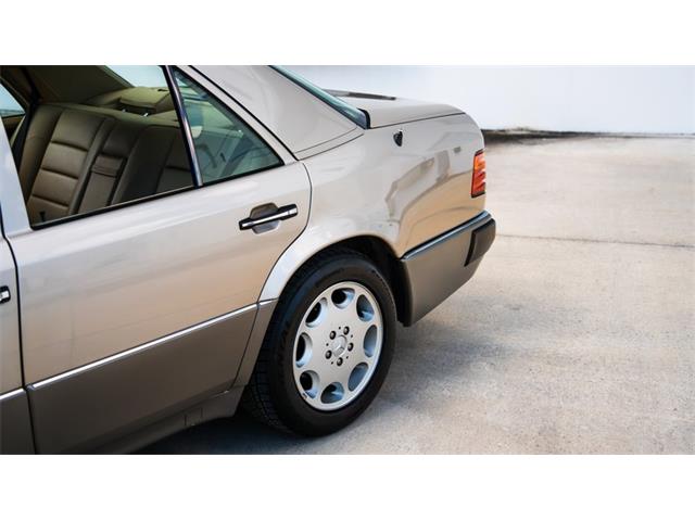 1992 Mercedes-Benz 500 (CC-2121101) for sale in Las Vegas, Nevada