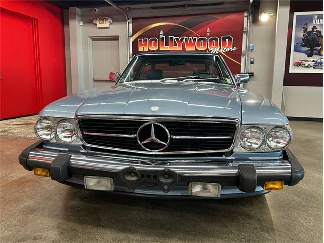 1987 Mercedes-Benz 560 (CC-2121481) for sale in West Babylon, New York