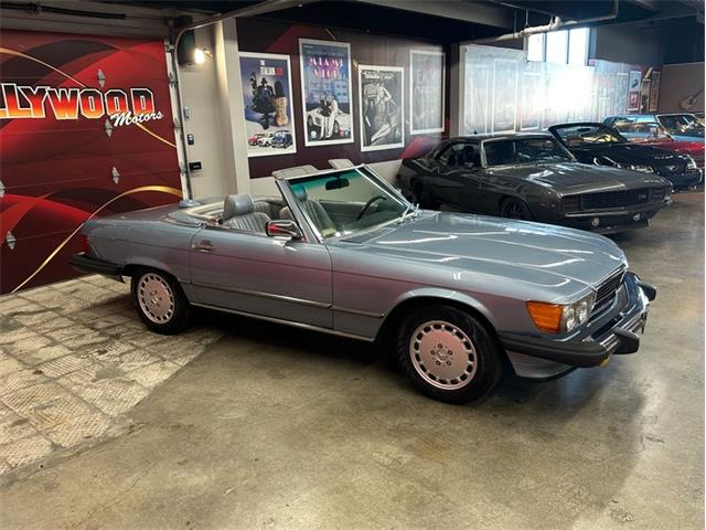 1987 Mercedes-Benz 560 (CC-2121481) for sale in West Babylon, New York