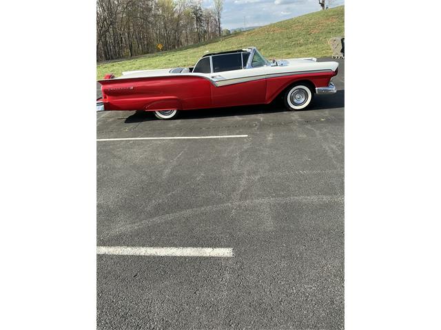 1957 Ford Skyliner (CC-2121823) for sale in Mount airy, North Carolina